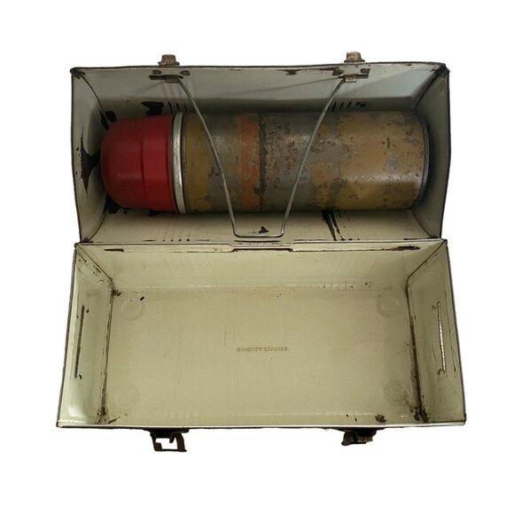 Vintage Thermos black metal dome lunchbox distressed rusty look collectible - Picture 4 of 10